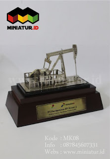 jual-miniatur-pumping-oil-rig