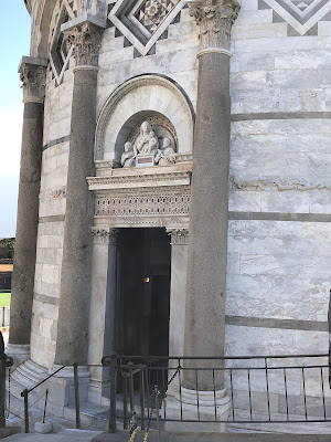 ピサの斜塔入口