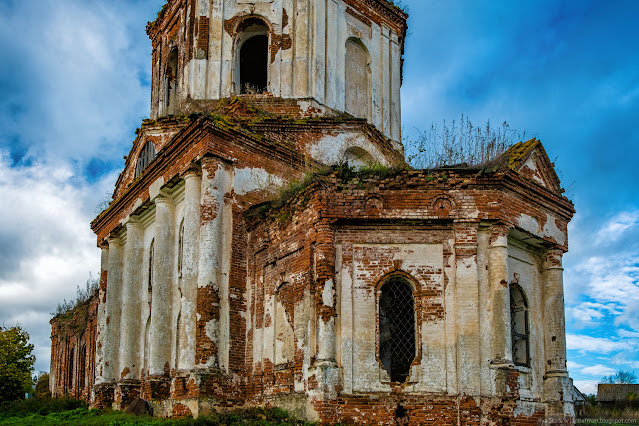 Старая ветхая церковь