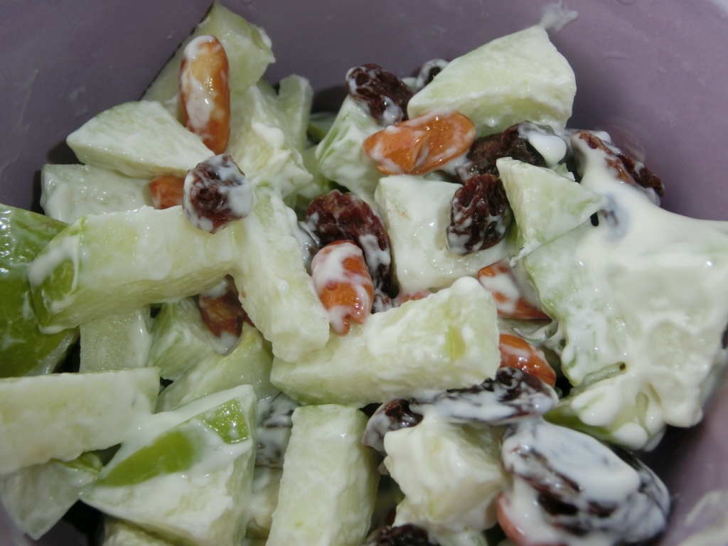 Resepi salad epal hijau sedap dan rangup sesuai sebagai 