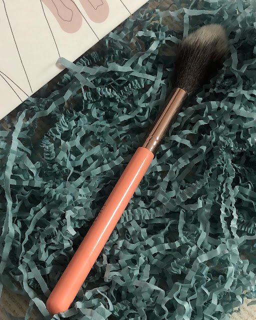 Luxie-blush-brush