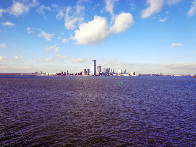 Manhattan von der Staten Island Ferry aus betrachtet