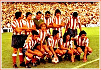 CLUB ATLÉTICO DE MADRID. Temporada 1975-76. Alberto, Marcelino, Reina, Luis Pereira, Leal y Eusebio; Baena, Leivinha, Gárate, Rubén Ayala y Capón. CLUB ATLÉTICO DE MADRID 4 U. D. SALAMANCA 1. 28/09/1975. Campeonato de Liga de 1ª División, jornada 4. Madrid, estadio Vicente Calderón: 65.000 espectadores. GOLES: 1-0: 38’, Rubén Ayala. 2-0: 43’, Leivinha. 3-0: 57’, Leivinha. 4-0: 67’, Leivinha. 4-1: 70’, Víctor Soler.