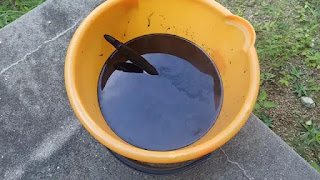 熱湯をさらに6Lバケツに入れる