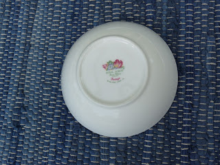 Royal Albert bone china England 1983 signature backstamp