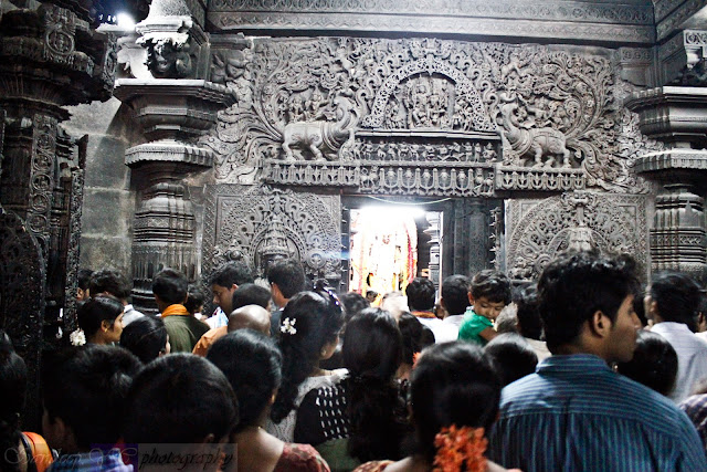 The crowd during the pooja timings at the temple