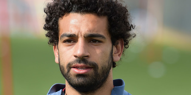 روما يحاول اقناع محمد صلاح بالتجديد ويغرىه بزيادة الراتب للتجديد 