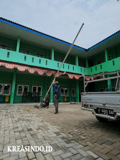 Tiang Bendera Stainless terpasang di SD Islam Al Muttaqin Cikarang Bekasi