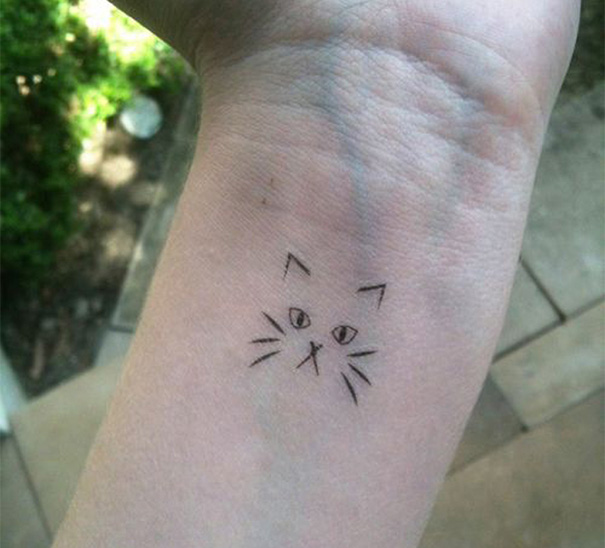 Tatuagens minimalistas inspiradas em gatos