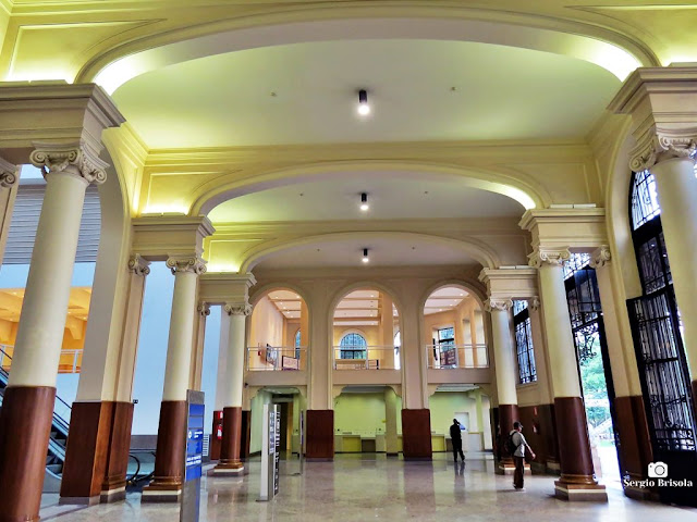 Vista ampla do Hall do Palácio dos Correios - Centro - São Paulo