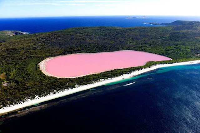  Lake Hillier, Australia 