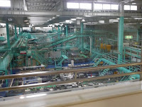 工場の製造工程を見学。