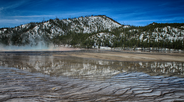 Yellowstone National Park Wyoming Idaho Montana geology travel field trip bison buffalo elk river old faithful geyser copyright RocDocTravel.com