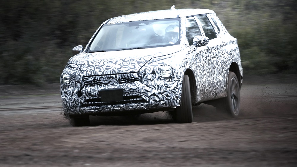 Mitsubishi unveils testing footage of 2022 Outlander