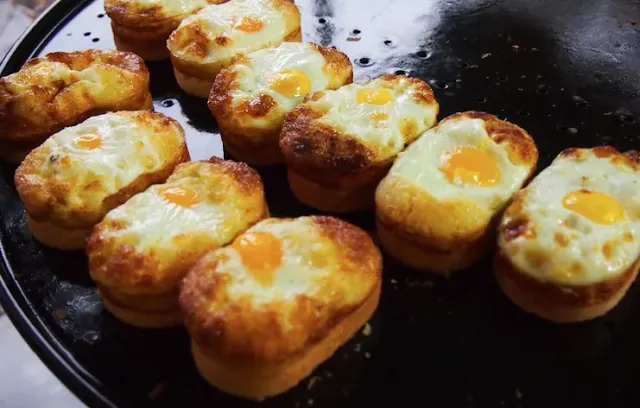 Gyeran-ppang (계란빵) – Egg Bread
