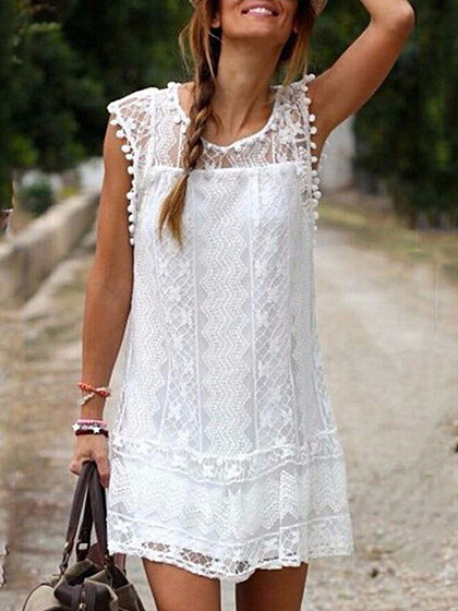 https://www.selaros.com/item/round-neck-patchwork-lace-shift-dress-2230.html