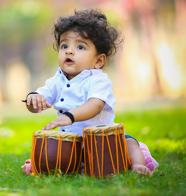 here are some Hindu baby girl names starting with "D" in Sanskrit: