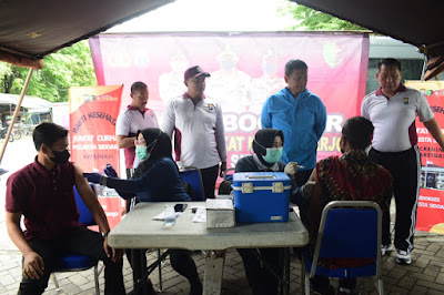 Polresta Sidoarjo Bakti Kesehatan di Pasar Porong