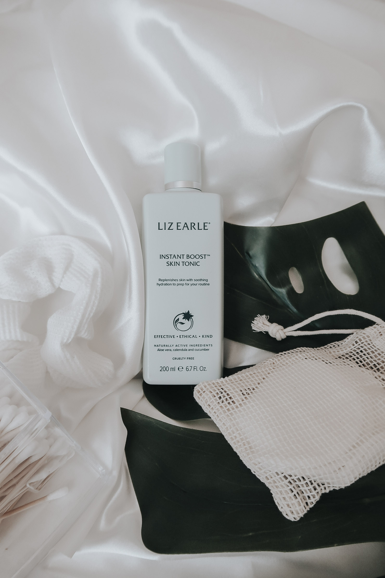 The Liz Earle Instant Boost Skin Tonic