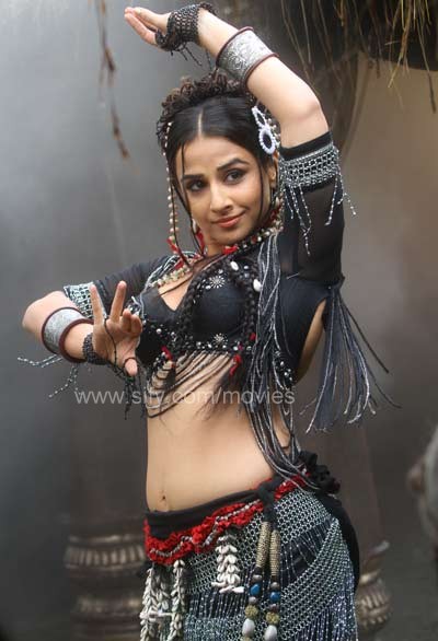 Vidya Balan Hot in Malayalam Movie Urumi