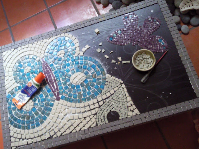 DIY klubbo mosaic table