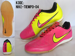 beli sepatu futsal nike tiempo