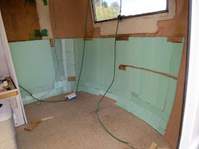insulating a fiberglass trailer wall