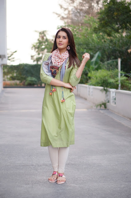 Raashi Khanna Latest Photo in Green Dress