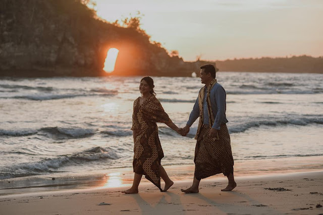 Momen Romantis Jelang Pernikahan Anak Jokowi