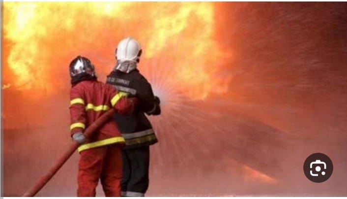 السيطره على حريق بمصنع كارتون بمدينة 6 اكتوبر