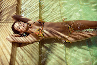 Isabeli Fontana sexy bikini swimsuits model photo
