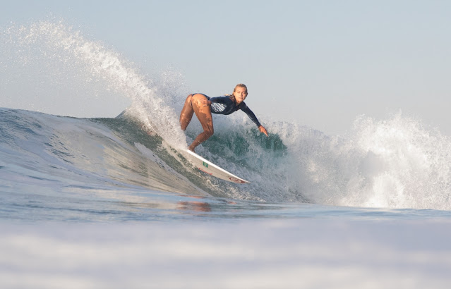 Leilani McGonagle surfer de costa rica que competira en las olimpiadas de Tokyo 2020