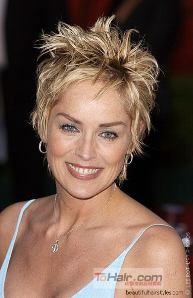Short Hairstyles For Middle Aged Woman