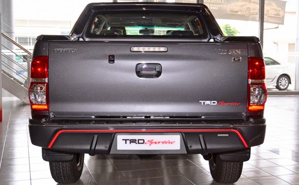 Interior dan Eksterior Toyota  Hilux  TRD Sportivo 2021