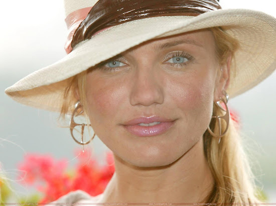 Cameron Diaz in hat