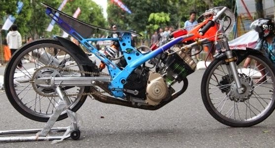 Motor drag Satria fu siap tempur