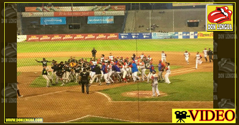 Tigres y Tiburones se cayeron a botellazos en el Estadio Universitario