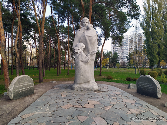 Фотограф Максим Яковчук: Пам’ятник «Матері-вдові»