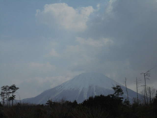 伯耆町総合スポーツ公園からの大山の眺望