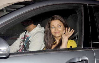 Aishwarya Abhishek In A Car