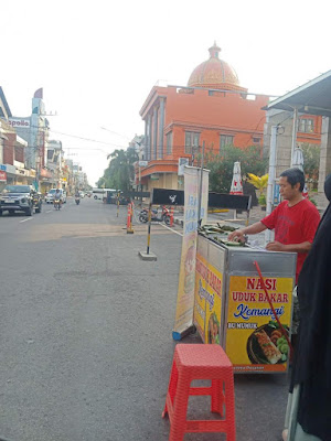 kuliner pagi di jalan Dhoho Kediri