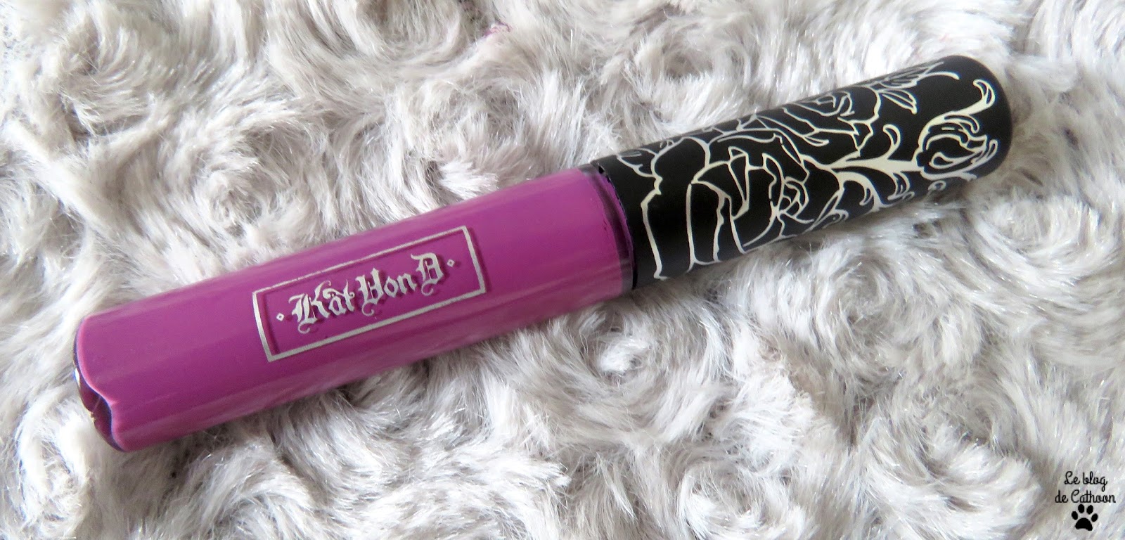 swatch Everlasting Liquid Lipstick - Susperia - Kan Von D