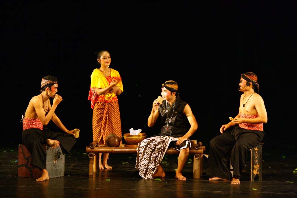 Memperjelas Perbedaan Teater Modern dan Tradisional