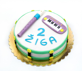 Music instruments fondant cake front