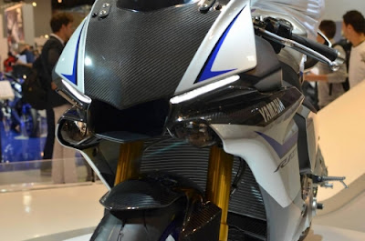  2016 Yamaha YZF R1 & YZF R1M Super bike. 