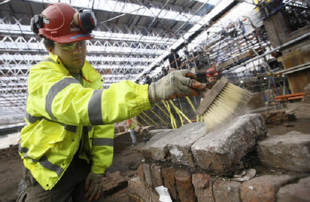 Dig at theatre where Shakespeare worked uncovers a surprise