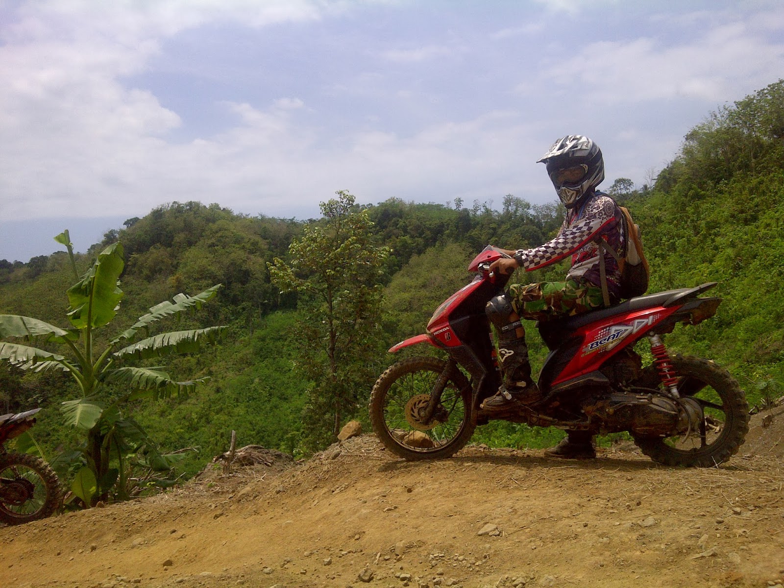 Modifikasi Honda Beat Trail