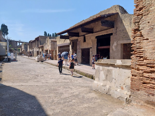 Ηράκλεια: Μία φωτογραφική περιήγηση στη «μικρή Πομπηία»