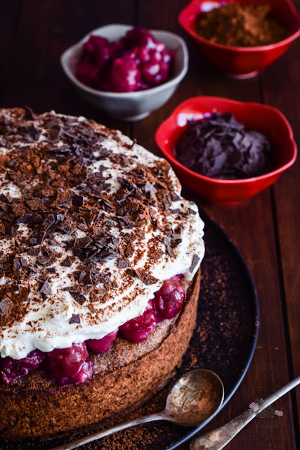 tarta de avellanas y cerezas