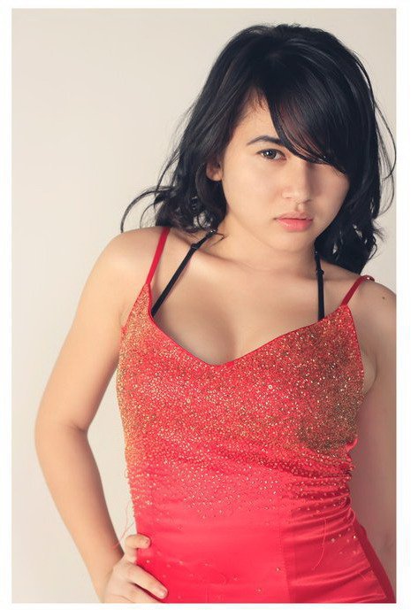 Foto Seksi Model Cantik Sherly Zahara Oktaviani